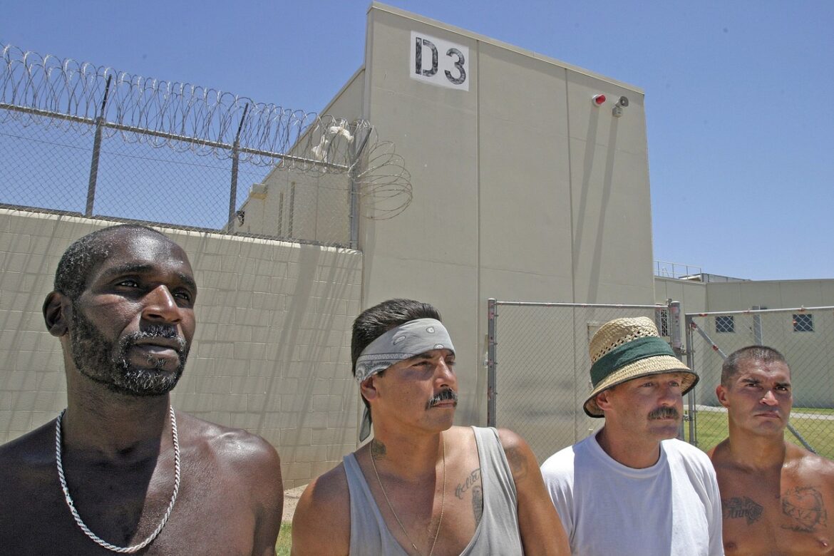 Nuestra Familia: Obávaný gang je nesmírně nebezpečný i za mřížemi. Nové  členy verbuje pomocí krveprolití - OnlyMen
